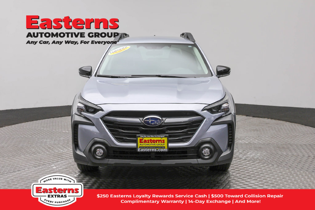 Used 2025 Subaru Outback Premium AWD/4WD image 3