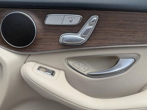 Used 2022 Mercedes-Benz GLC 300 4MATIC w/ Premium Package Lite image 43