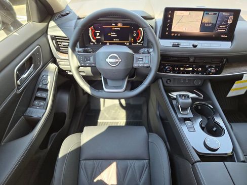 New 2026 Nissan Rogue Platinum w/ Platinum Premium Package AWD/4WD image 11