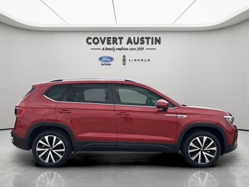 Used 2022 Volkswagen Taos SE image 6