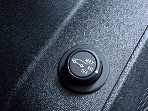 Used 2022 Chevrolet Equinox RS w/ RS Leather Package FWD image 19