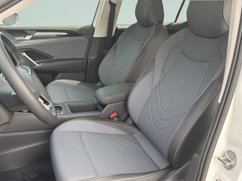 New 2026 Volkswagen Tiguan SE FWD image 30