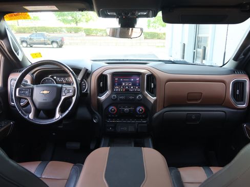Used 2023 Chevrolet Silverado 2500 High Country w/ Z71 Off-Road Package AWD/4WD image 18