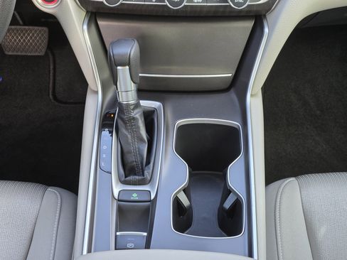 Used 2019 Honda Accord EX image 25