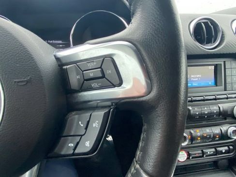 Used 2015 Ford Mustang Coupe RWD image 20