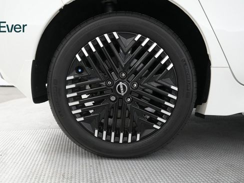 Used 2023 Nissan Leaf SV Plus image 18