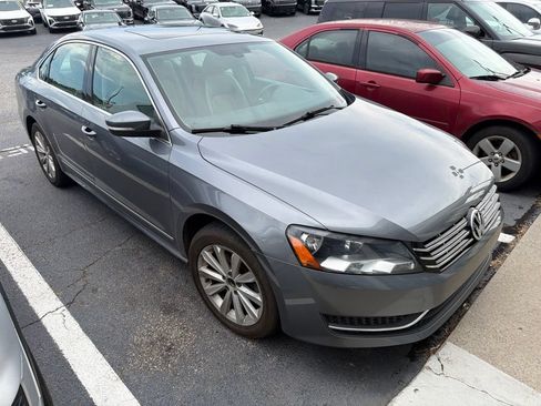 Used 2013 Volkswagen Passat 2.5 SEL FWD image 6