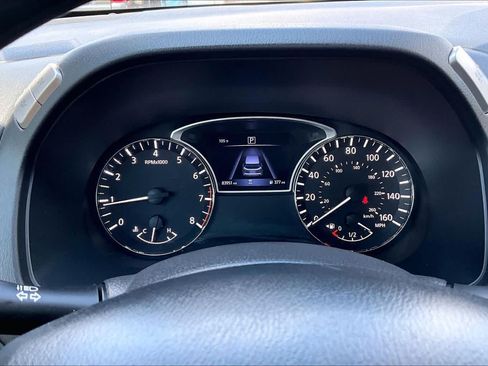 Used 2020 Nissan Pathfinder S FWD image 24