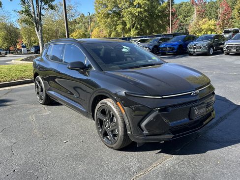New 2025 Chevrolet Equinox EV RS image 3