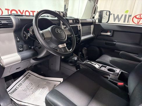Used 2010 Toyota FJ Cruiser 4WD image 19