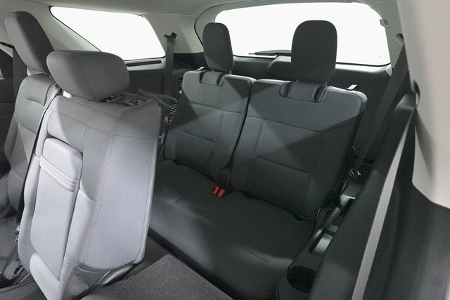 Used 2025 Ford Explorer Active RWD image 30