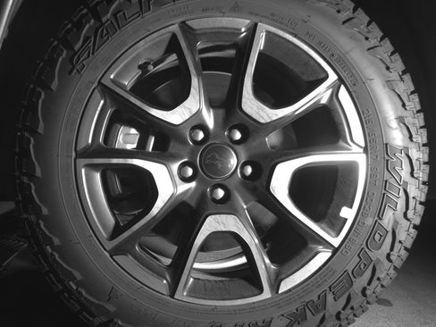 Used 2025 Jeep Compass Trailhawk AWD/4WD image 12