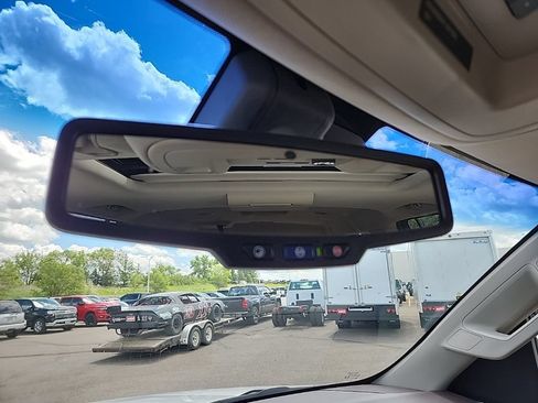 Certified 2020 Chevrolet Suburban Premier AWD/4WD image 18