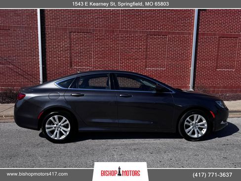 Used 2015 Chrysler 200 Limited w/ Convenience Group image 7