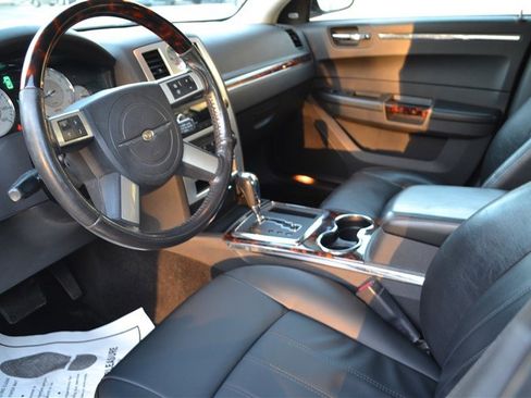 Used 2008 Chrysler 300 C image 9