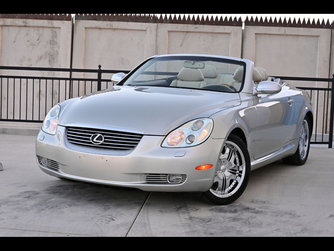 Used 2002 Lexus SC 430 Convertible RWD image 1