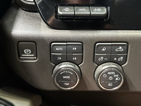 Used 2024 Chevrolet Silverado 1500 ZR2 w/ Technology Package AWD/4WD image 36