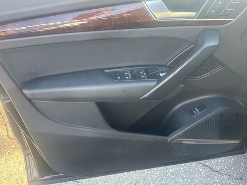 Used 2018 Audi Q5 2.0T Premium Plus w/ Premium Plus Package image 16