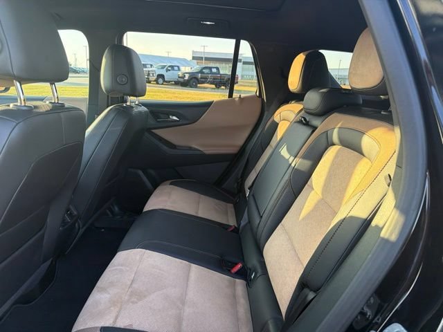 Used 2026 Chevrolet Equinox ACTIV w/ Convenience Package III AWD/4WD image 12