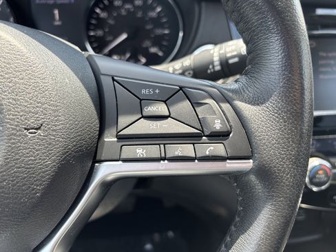 Used 2018 Nissan Rogue SL AWD/4WD image 31