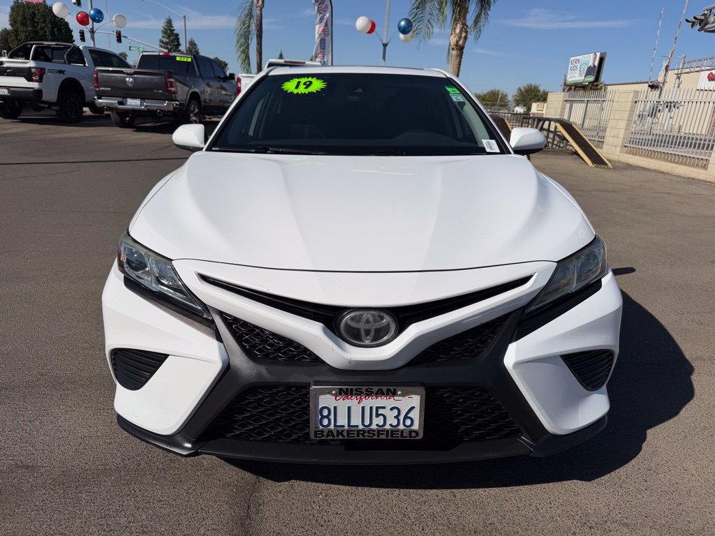 Used 2019 Toyota Camry SE w/ Protection Package (Q2) FWD image 2