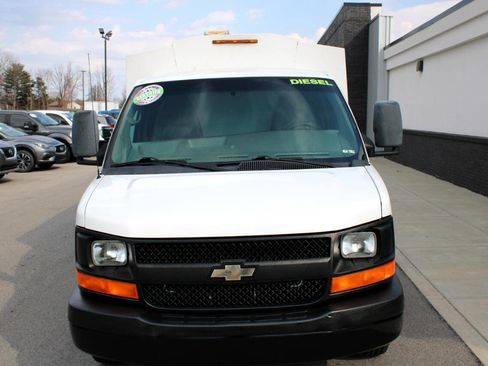 Used 2012 Chevrolet Express 3500 image 2