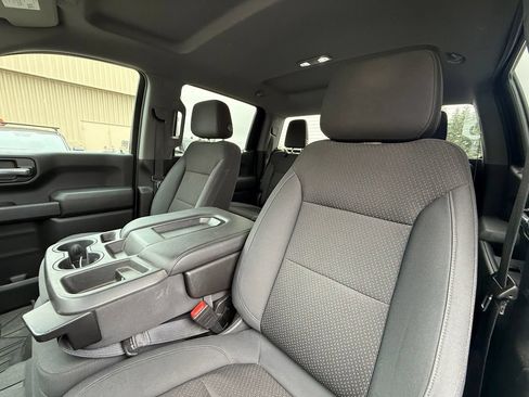 Used 2019 Chevrolet Silverado 1500 Custom Trail Boss w/ Custom Convenience Package AWD/4WD image 8