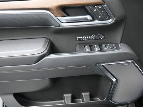 Certified 2025 Chevrolet Silverado 1500 High Country image 13
