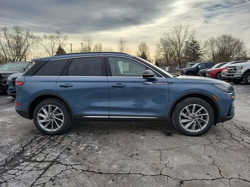 New 2026 Lincoln Corsair Premiere image 3