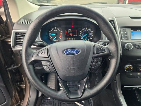 Used 2019 Ford Edge SE image 30