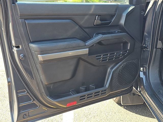 Used 2025 Toyota Tacoma SR5 AWD/4WD image 7