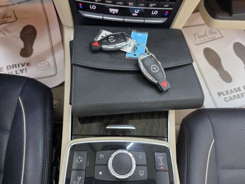 Used 2016 Mercedes-Benz E 550 Cabriolet image 36