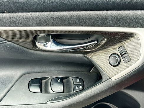 Used 2015 Nissan Altima 2.5 SL FWD image 16