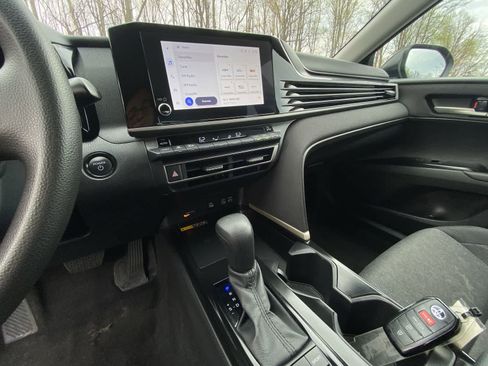 Used 2025 Toyota Camry LE image 22