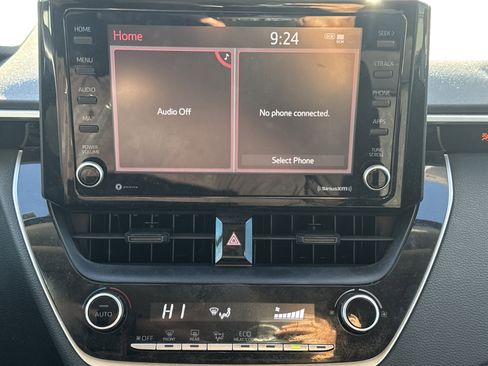 Used 2022 Toyota Corolla LE image 18