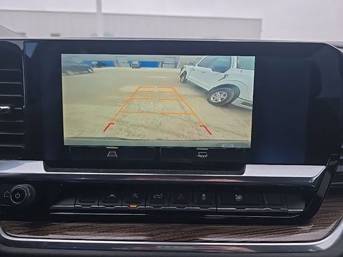 Used 2025 Chevrolet Silverado 1500 LT image 24