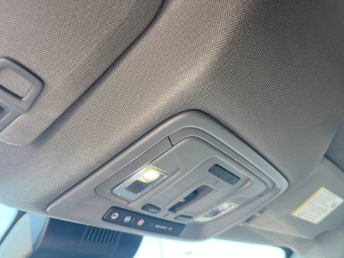 Used 2025 Chevrolet Silverado 1500 LT image 17