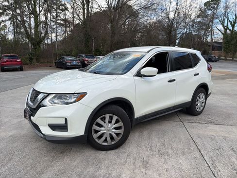 Used 2018 Nissan Rogue S image 5