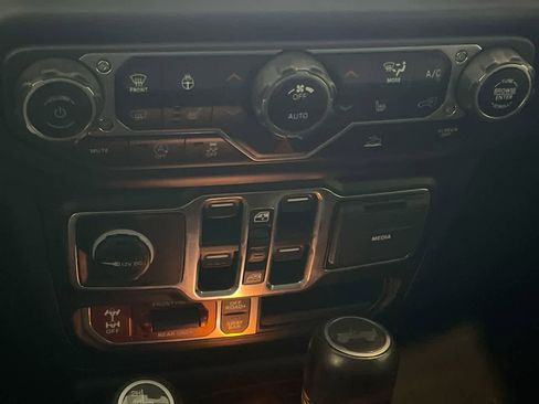 Used 2021 Jeep Wrangler Unlimited Rubicon image 19