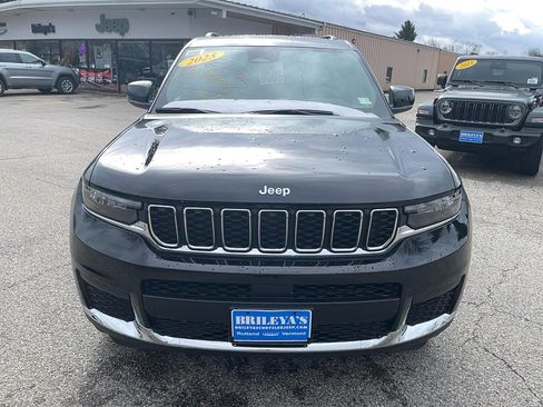 New 2025 Jeep Grand Cherokee L Laredo image 2