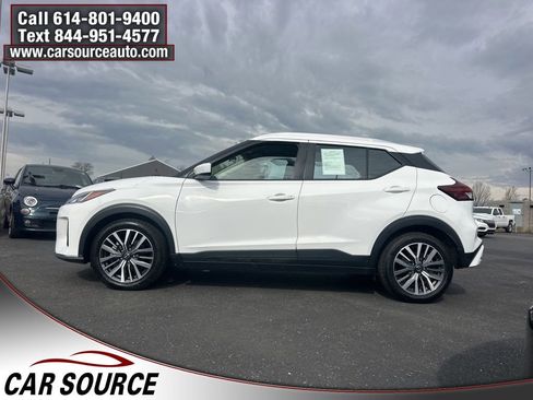 Used 2021 Nissan Kicks SV image 3