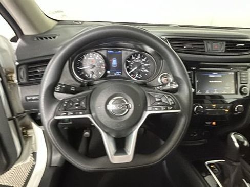 Used 2019 Nissan Rogue SV FWD image 14