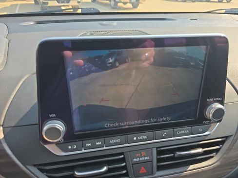 Used 2025 Nissan Altima 2.5 SV FWD image 24