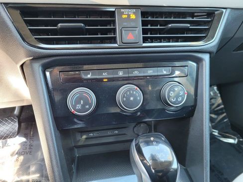 Certified 2025 Volkswagen Taos S AWD/4WD image 26