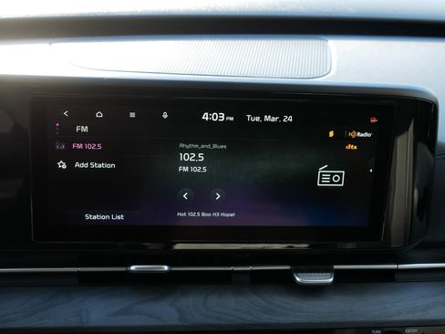 Certified 2024 Kia Carnival EX image 22