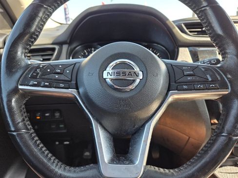 Used 2017 Nissan Rogue SL image 17