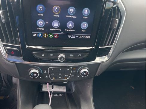 Used 2023 Chevrolet Traverse LT FWD image 4