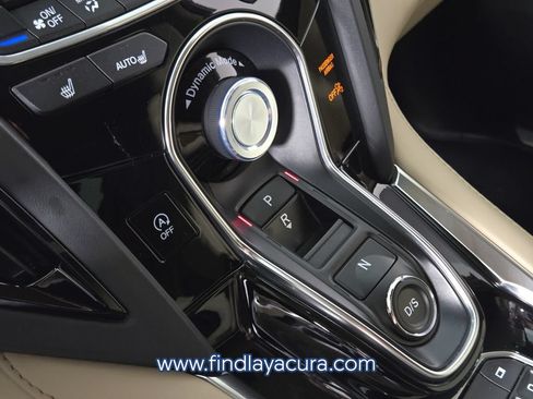 Used 2024 Acura RDX SH-AWD image 25
