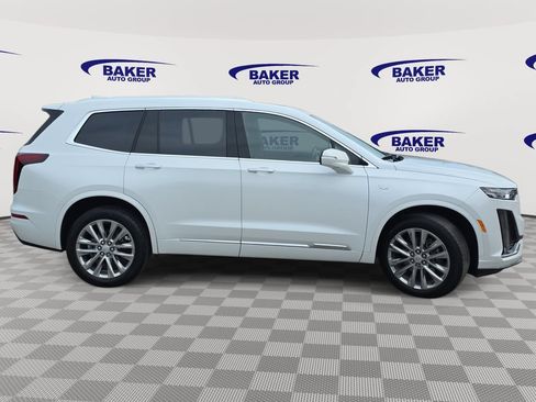 Used 2023 Cadillac XT6 Premium Luxury w/ LPO, Floor Liner Package AWD/4WD image 4