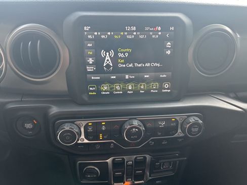 Used 2022 Jeep Wrangler Unlimited Willys image 14